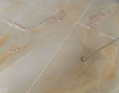 桥西瓷砖空鼓维修公司分享粘合剂选择不当在瓷砖铺贴过程中可能导致以下问题