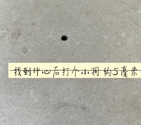 桥西瓷砖空鼓维修公司专业解答在瓷砖铺贴过程中，如果砂料搅拌不均匀，将会带来以下问题